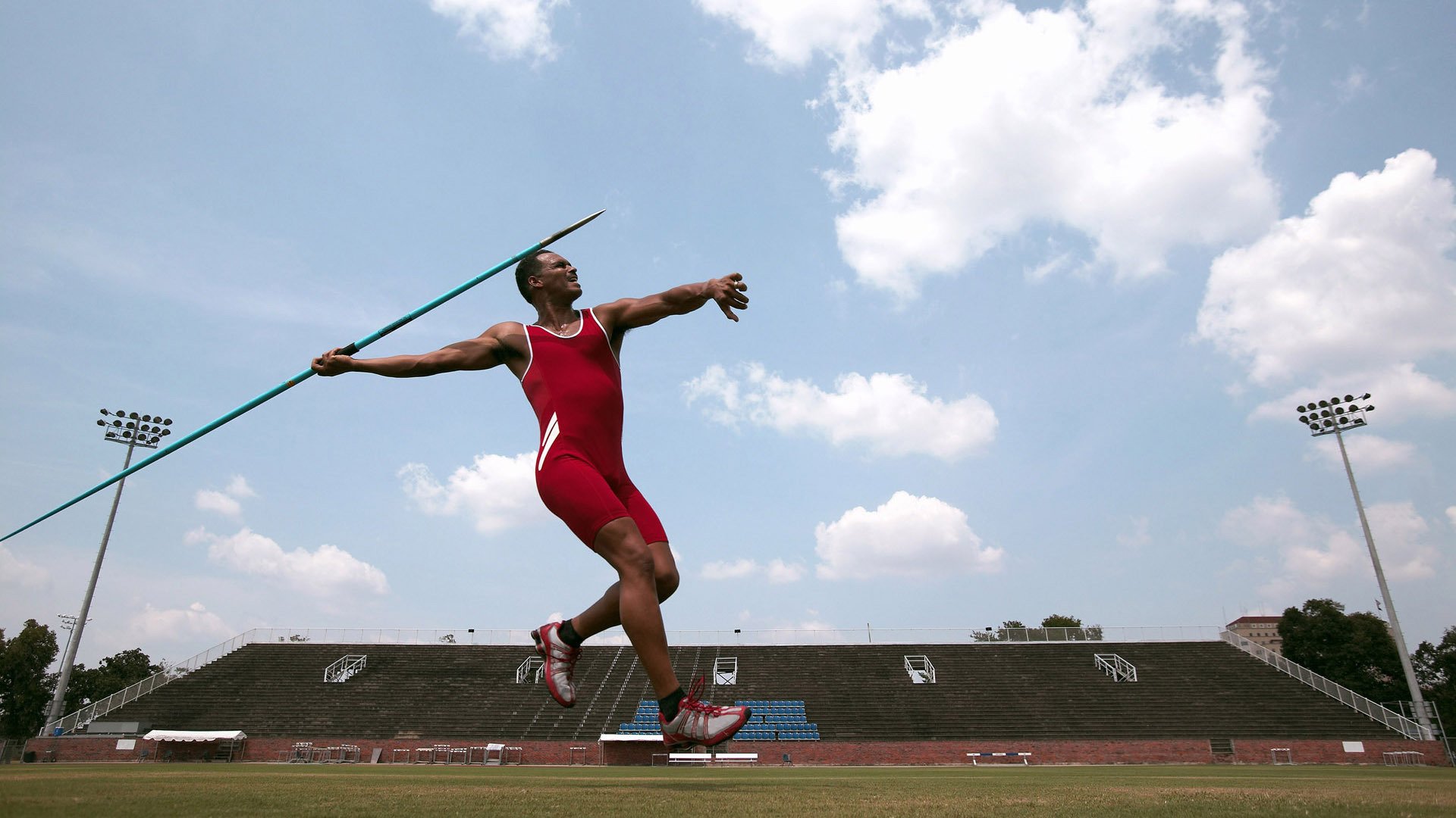 高节奏打法中中锋是否容易被边缘化,中锋强硬打法