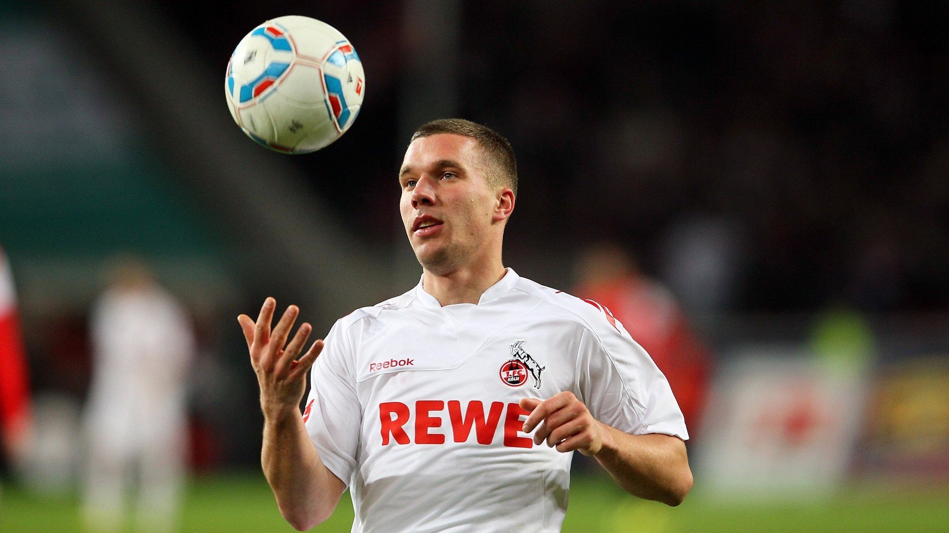 法甲攻势不减:扮演“足球艺术家”的角色