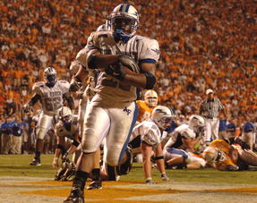 mk体育-五大联赛本赛季最被高估球员盘点，五大联赛最高的球员